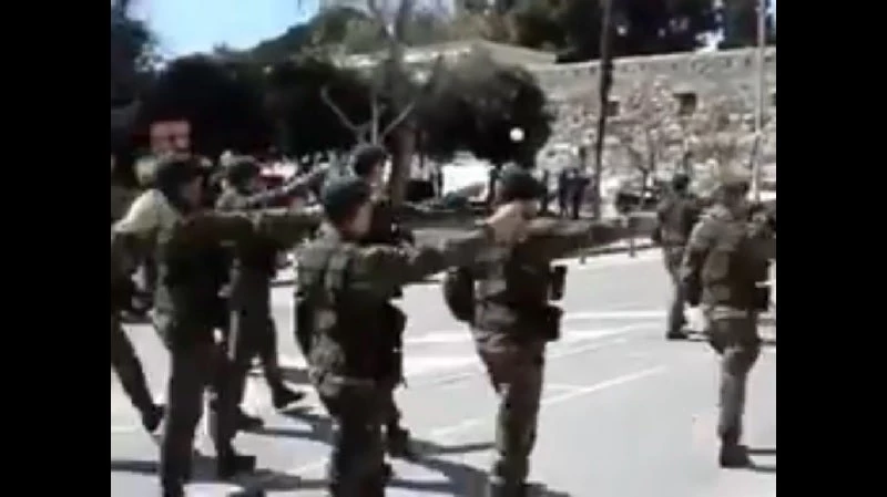 «Μακεδονία ξακουστή» τραγουδούν τα κομάντα μας και σείεται η Γη- Ι’ Μοίρα Αμφίβιων Καταδρομών στην Κω (βίντεο)